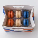 Custom sealed macarons packaging — Die-cut handle paper bag — Interior & handles