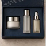 Custom skincare set packaging — Magnetic book box — Product & insert