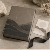 Custom facial oil gift set packaging — Magnetic book box — Closed set