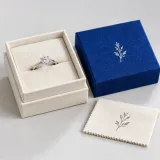 Engagement ring keepsake — Lift-off lid