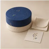 Custom charm bracelet packaging — Round lift-off box — Closed set