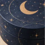Custom keepsake gift packaging — Round lift-off box — Material & finish